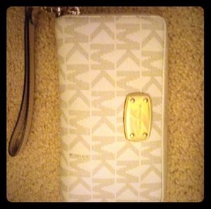 Michael kors wallet